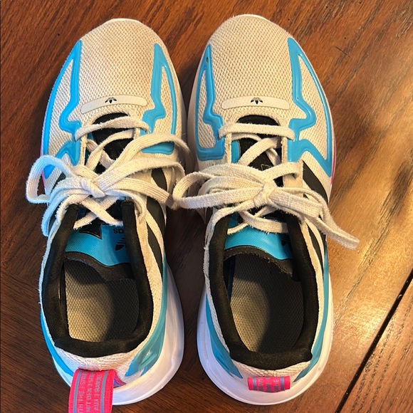 Adidas Sneakers with Blue and Pink Highlights - Picture 3 of 11